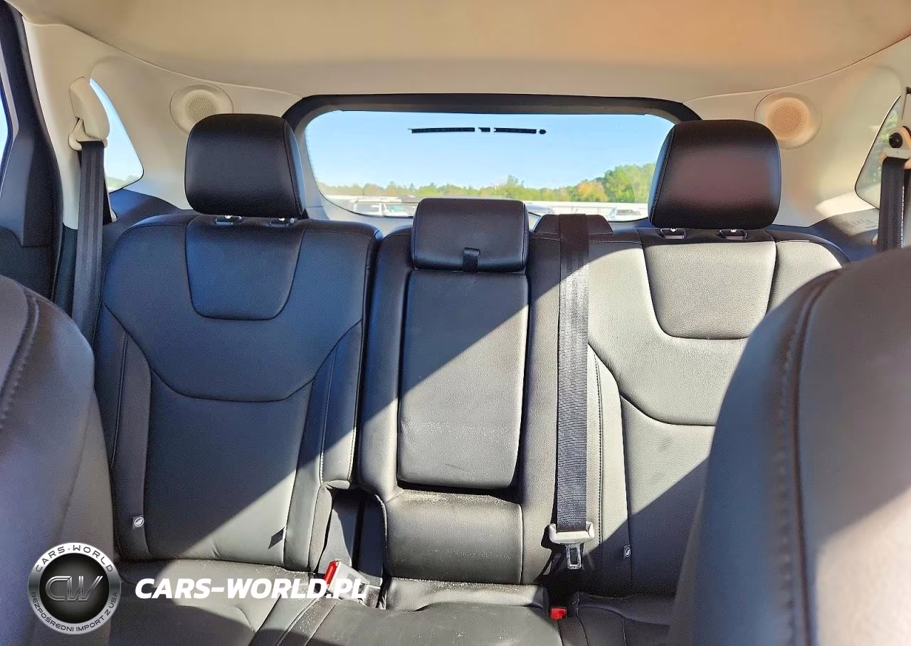 2018 Ford Edge Titanium VIN:2FMPK3K91JBC40174 - 10