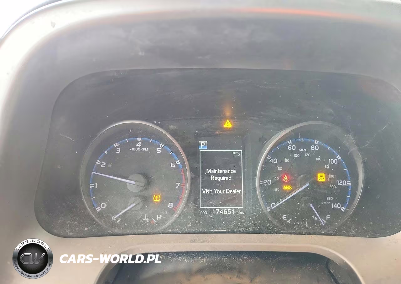 2018 Toyota Rav4 Le VIN:JTMZFREV9JJ177866 - 9
