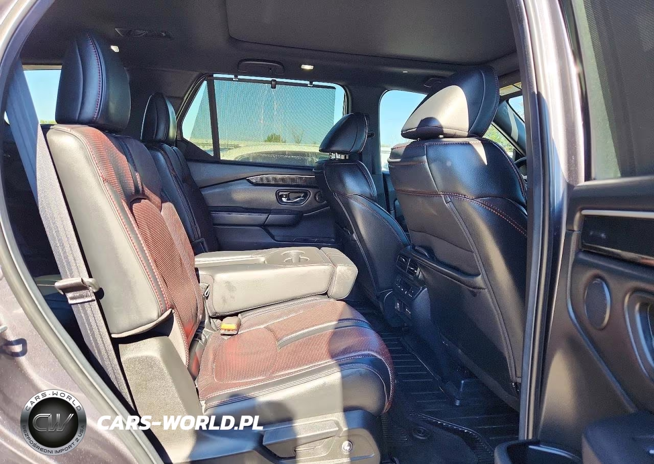 2025 Honda Pilot Black Edition VIN:5FNYG1H94SB127488 - 11