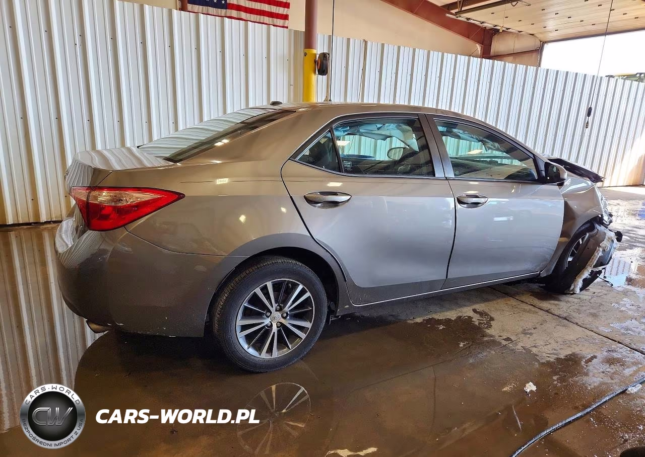 2017 Toyota Corolla Le VIN:2T1BURHE7HC795602 - 3