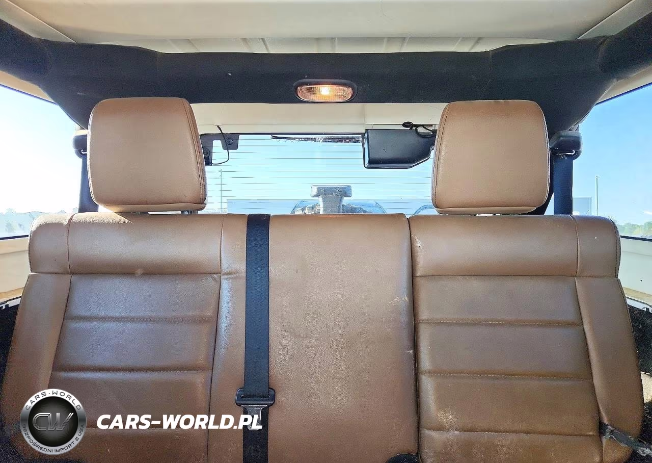 2012 Jeep Wrangler Unlimited Rubicon VIN:1C4HJWFGXCL123895 - 10