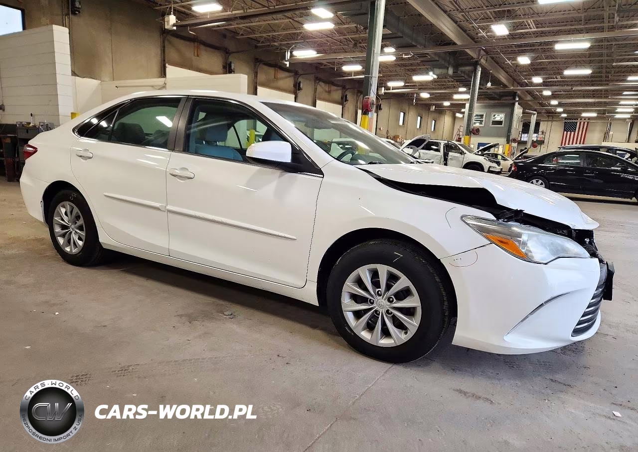 2016 Toyota Camry Le VIN:4T1BF1FK0GU256367 - 4