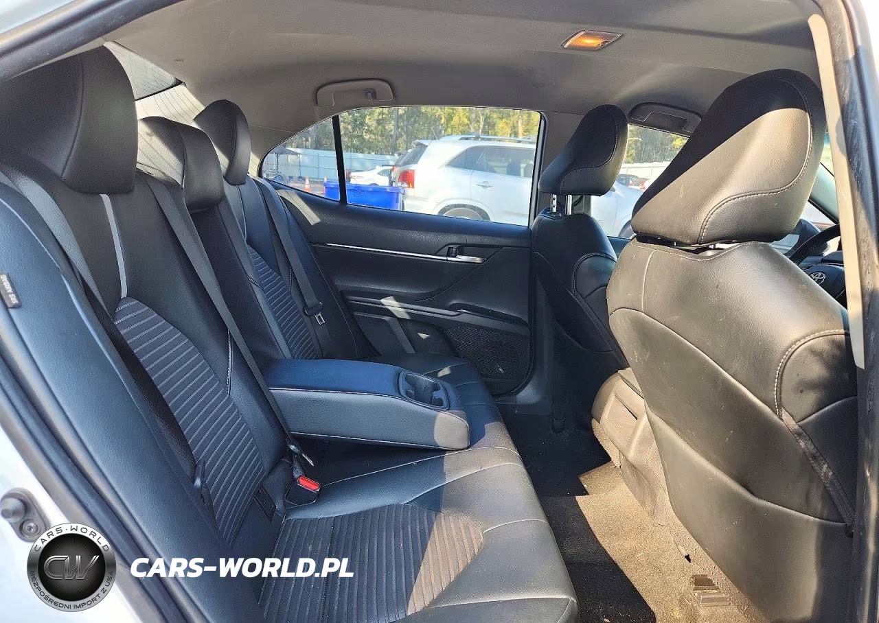 2020 Toyota Camry Se VIN:4T1G11AK3LU889189 - 10