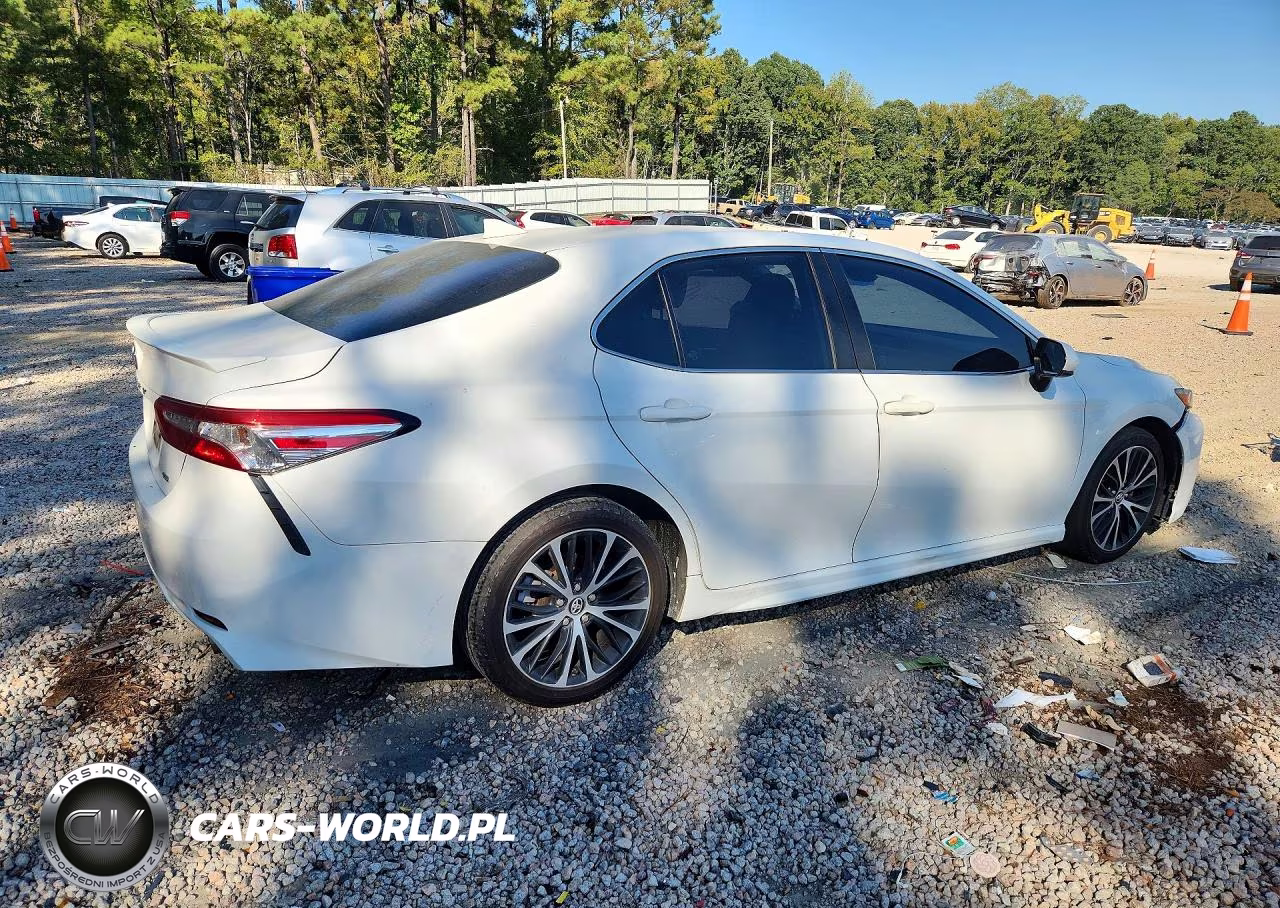 2020 Toyota Camry Se VIN:4T1G11AK3LU889189 - 3