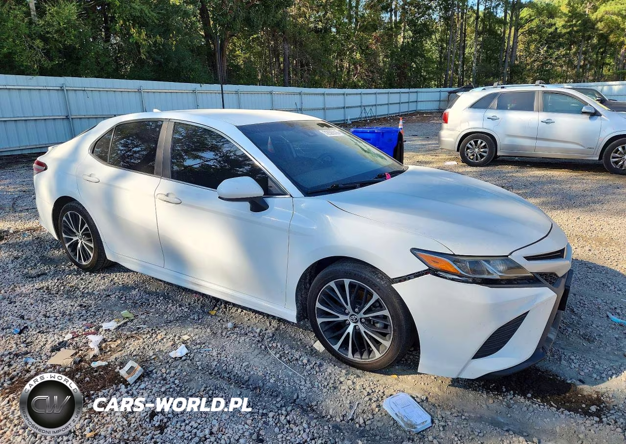 2020 Toyota Camry Se VIN:4T1G11AK3LU889189 - 4