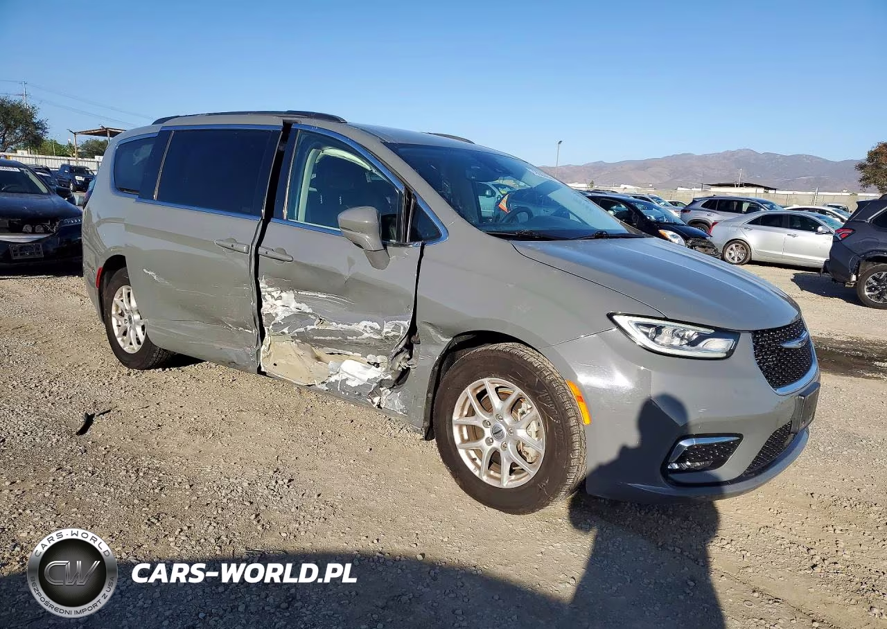 2022 Chrysler Pacifica Touring L VIN:2C4RC1BG4NR114045 - 4
