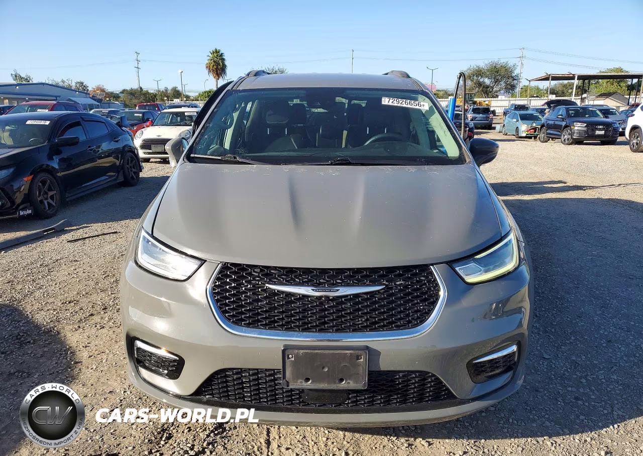 2022 Chrysler Pacifica Touring L VIN:2C4RC1BG4NR114045 - 5