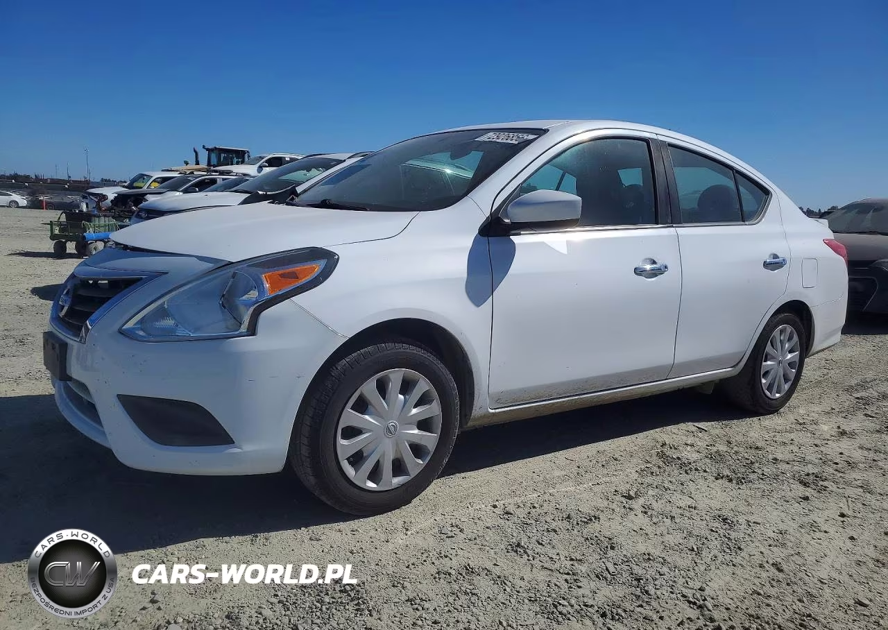 2018 Nissan Versa Sv – zdjęcie 1 z 12