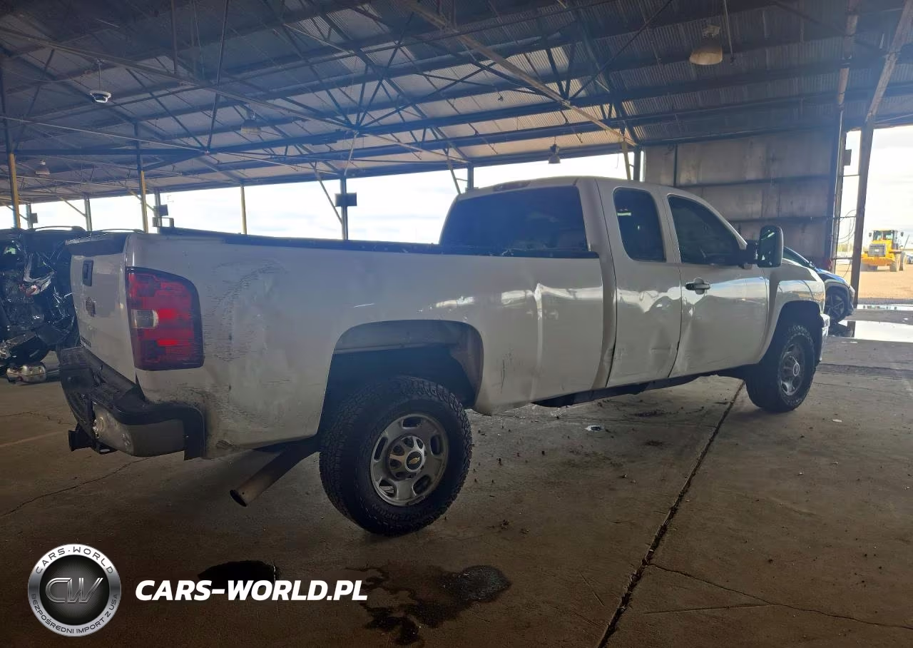 2013 Chevrolet Silverado C2500 Heavy Duty VIN:1GC2CVCG0DZ190471 - 3