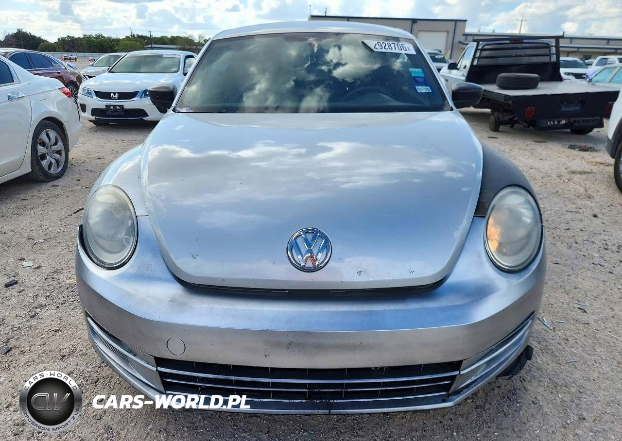 2014 Volkswagen Beetle VIN:3VWFP7AT0EM623420 - 5