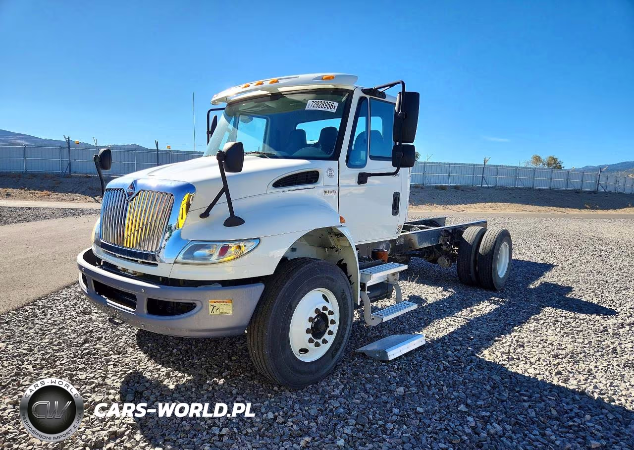 2013 International 4000 4400 - Semi Truck – zdjęcie 1 z 13