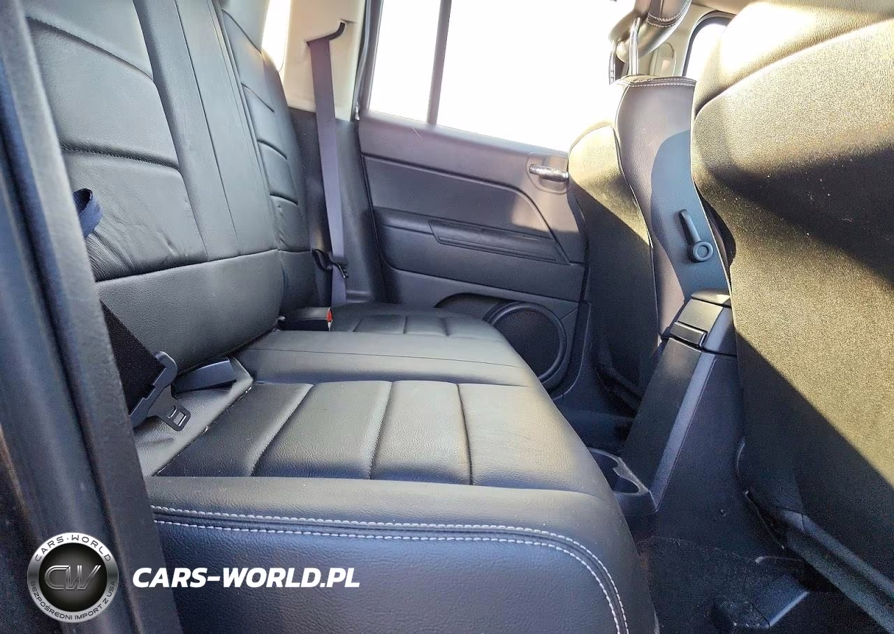 2016 Jeep Patriot Latitude VIN:1C4NJRFB3GD658866 - 11