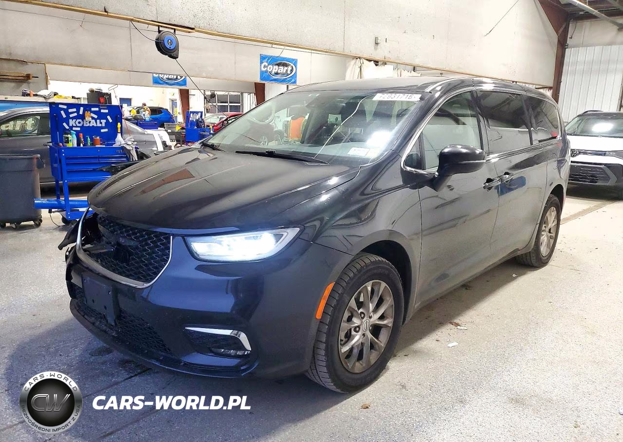 2023 Chrysler Pacifica Touring L