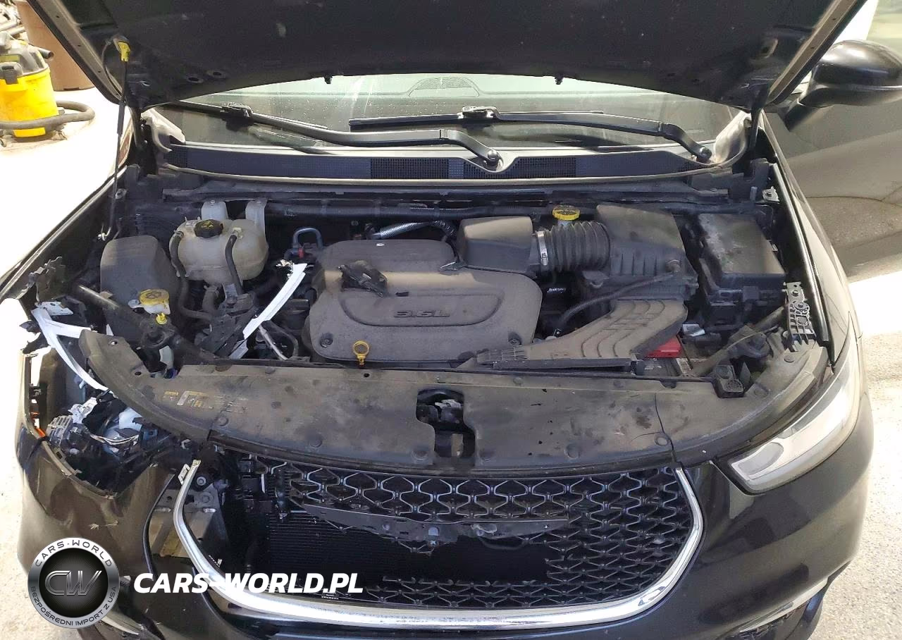 2023 Chrysler Pacifica Touring L VIN:2C4RC3BG9PR504007 - 12
