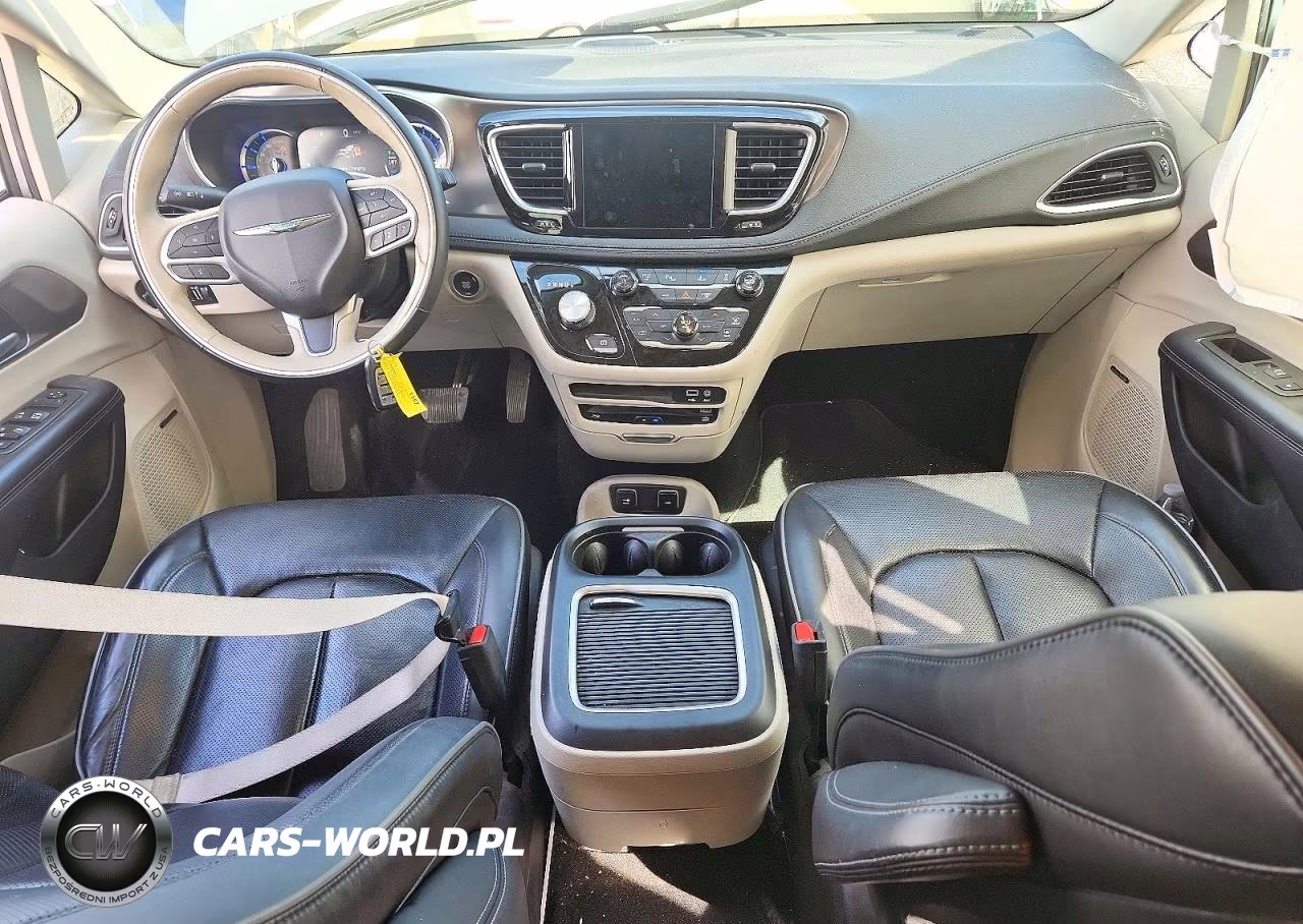 2018 Chrysler Pacifica Hybrid Limited VIN:2C4RC1N78JR229561 - 8