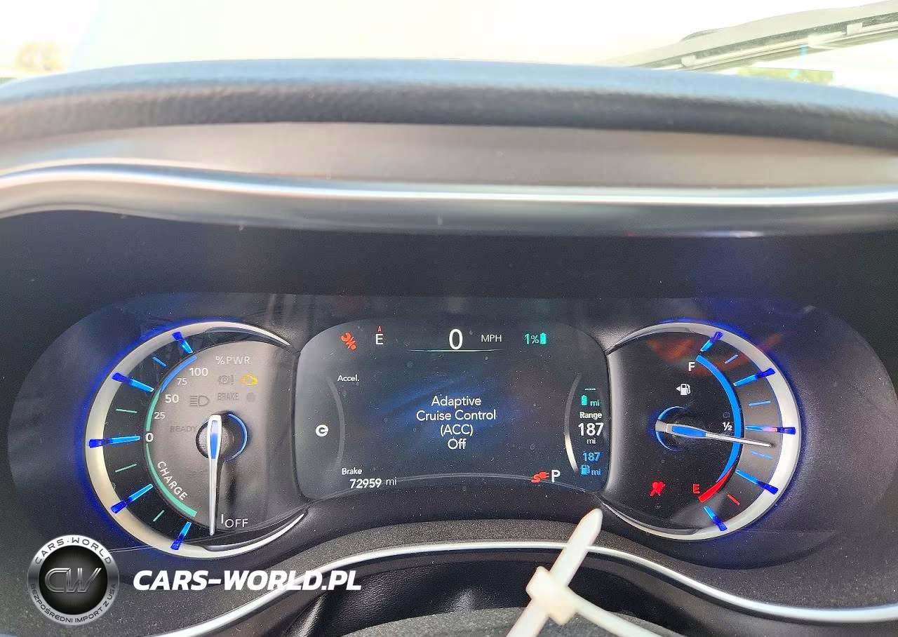 2018 Chrysler Pacifica Hybrid Limited VIN:2C4RC1N78JR229561 - 9