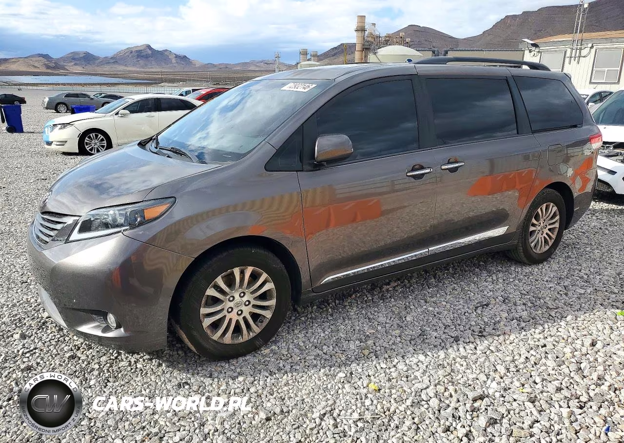 2013 Toyota Sienna Xle 8-Passenger – zdjęcie 1 z 13