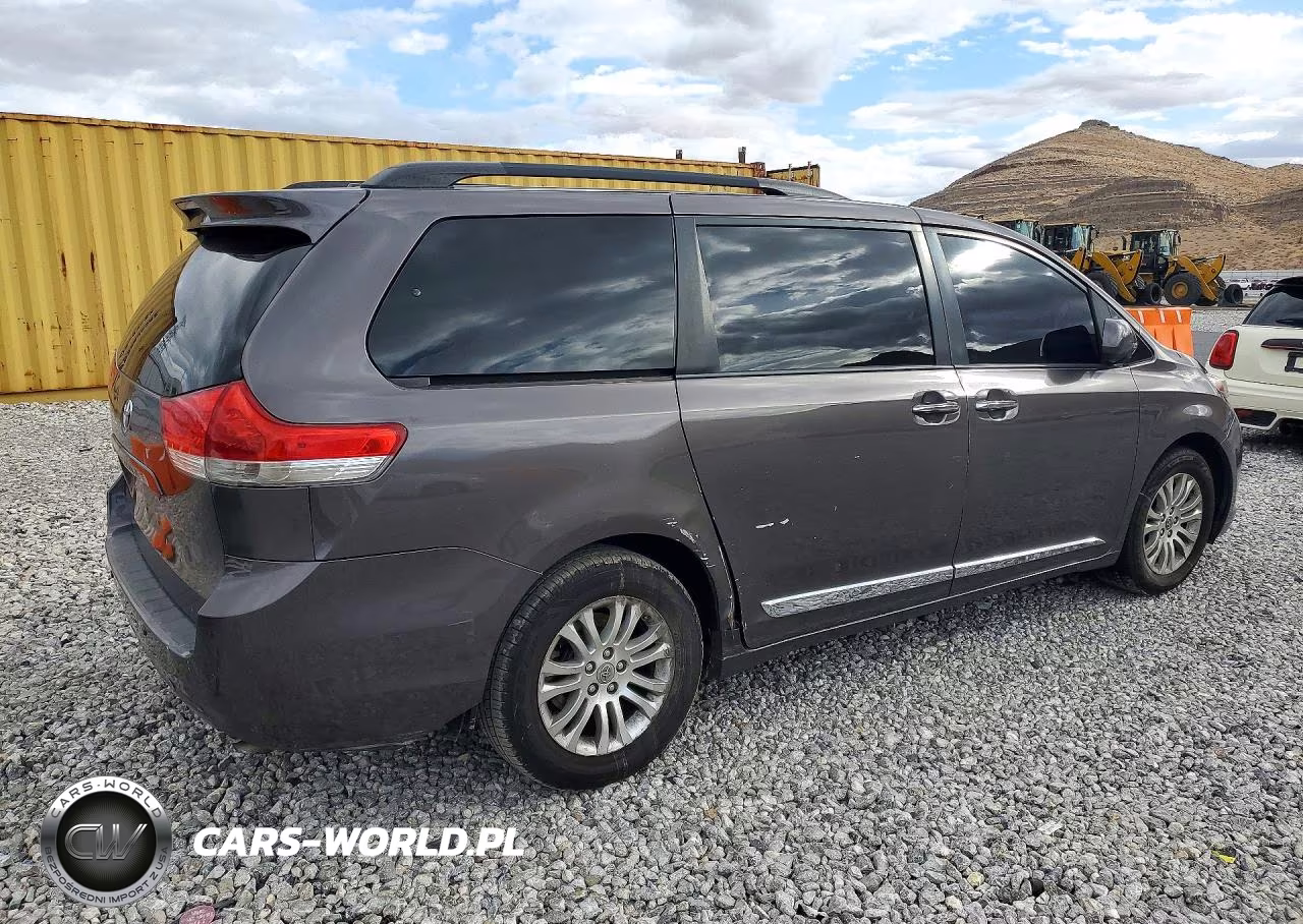 2013 Toyota Sienna Xle 8-Passenger VIN:5TDYK3DC7DS381254 - 3