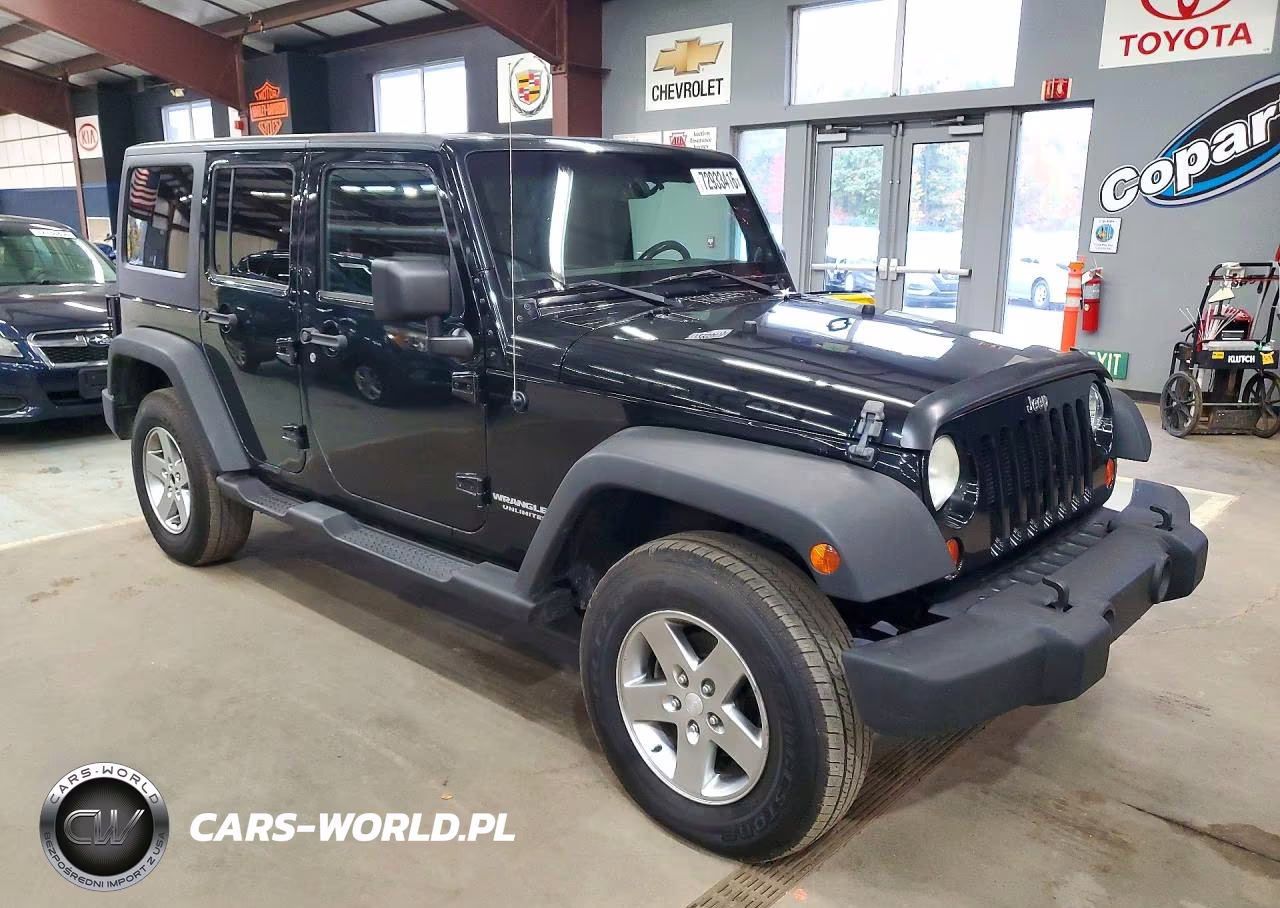 2012 Jeep Wrangler Unlimited Rubicon VIN:1C4BJWFGXCL108514 - 4