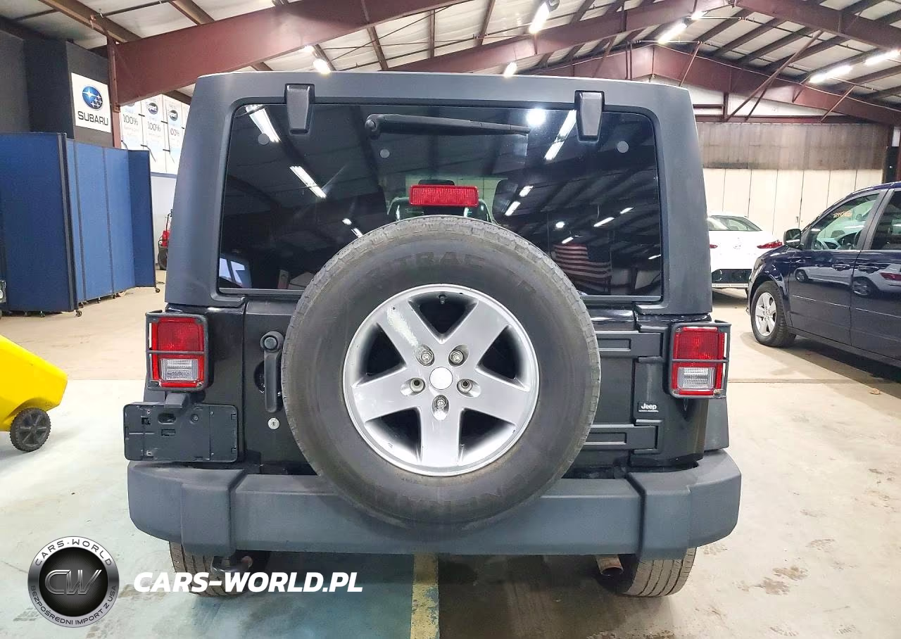 2012 Jeep Wrangler Unlimited Rubicon VIN:1C4BJWFGXCL108514 - 6