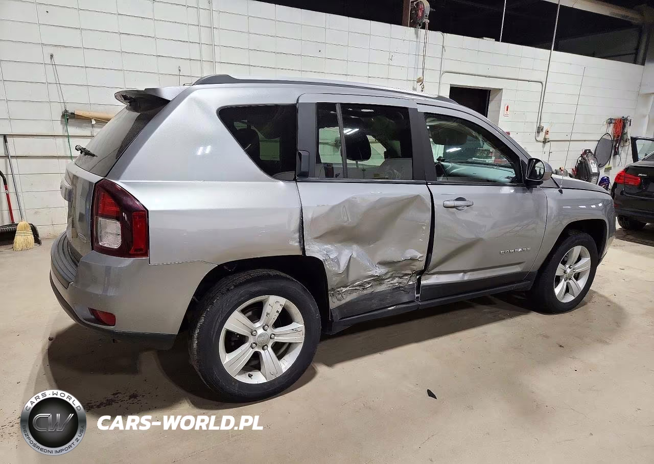 2016 Jeep Compass Latitude VIN:1C4NJDEB5GD757807 - 3