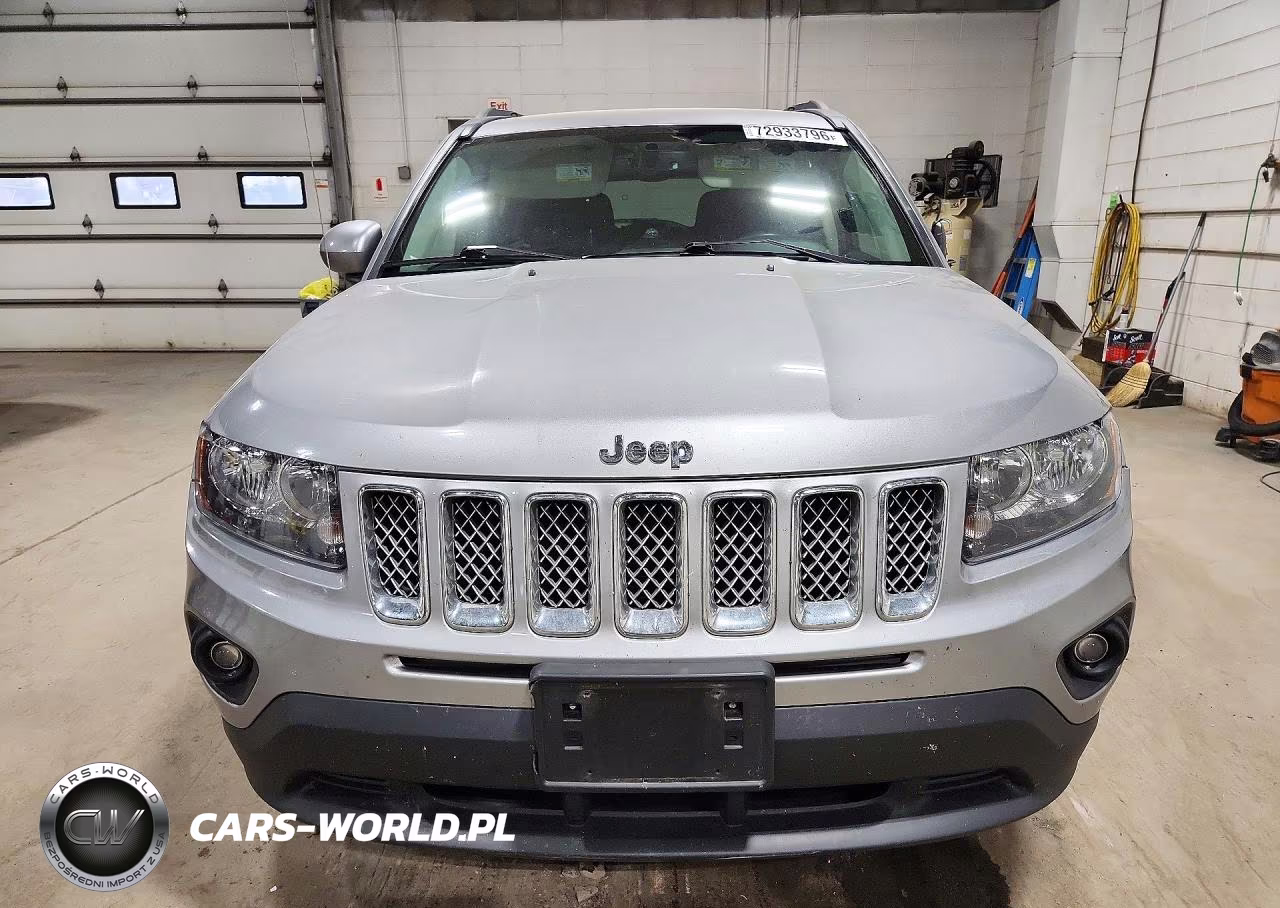 2016 Jeep Compass Latitude VIN:1C4NJDEB5GD757807 - 5