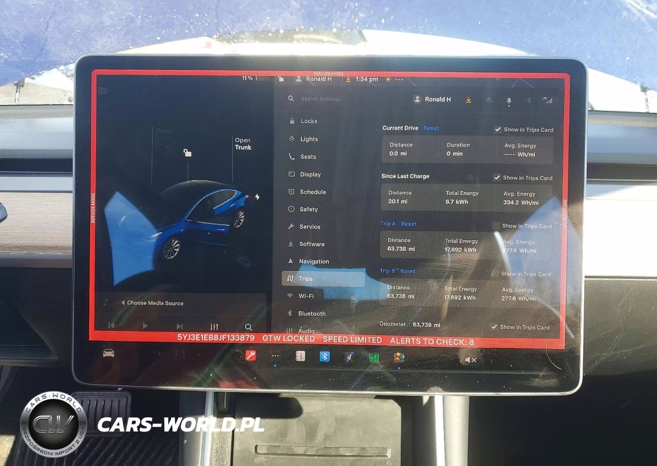 2018 Tesla Model 3 VIN:5YJ3E1EB8JF133879 - 9
