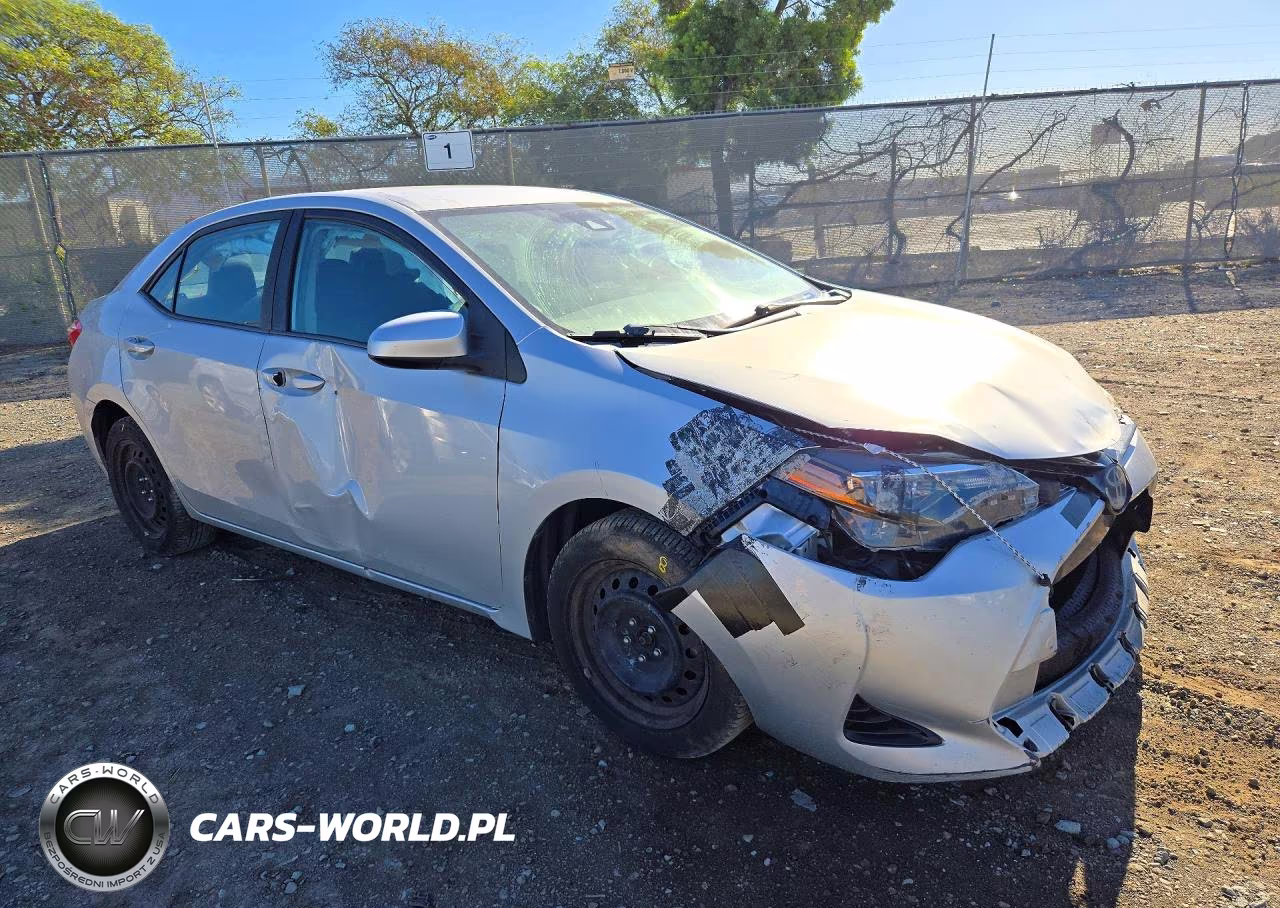 2018 Toyota Corolla Le VIN:5YFBURHEXJP845298 - 4