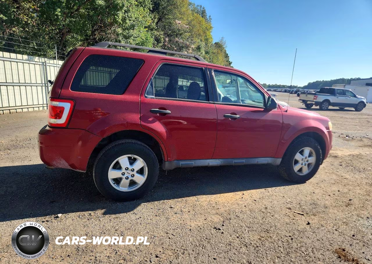 2010 Ford Escape Xlt VIN:1FMCU0D79AKA30561 - 3