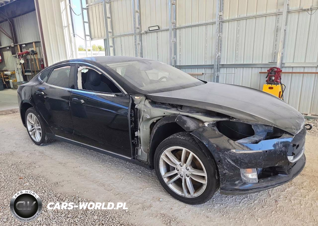 2015 Tesla Model S 60-70-85 VIN:5YJSA1H18FF094566 - 4