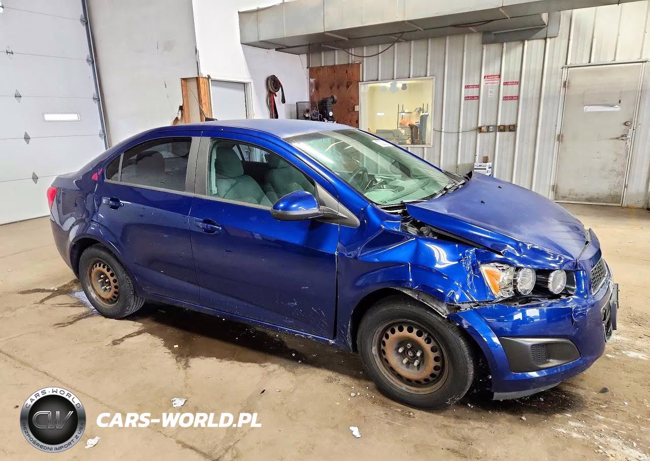 2014 Chevrolet Sonic Ls VIN:1G1JA5SHXE4114100 - 4