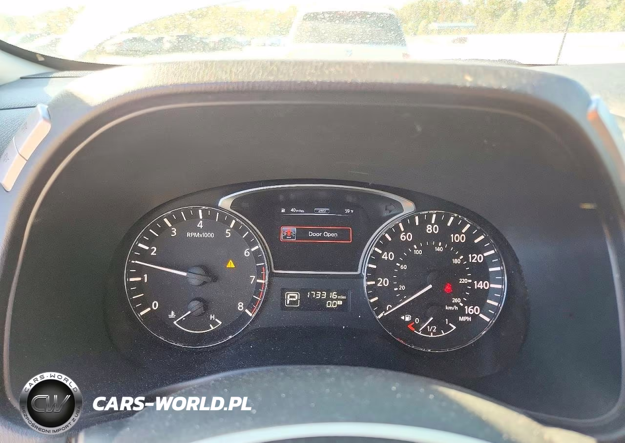 2014 Nissan Pathfinder S VIN:5N1AR2MM4EC674589 - 9
