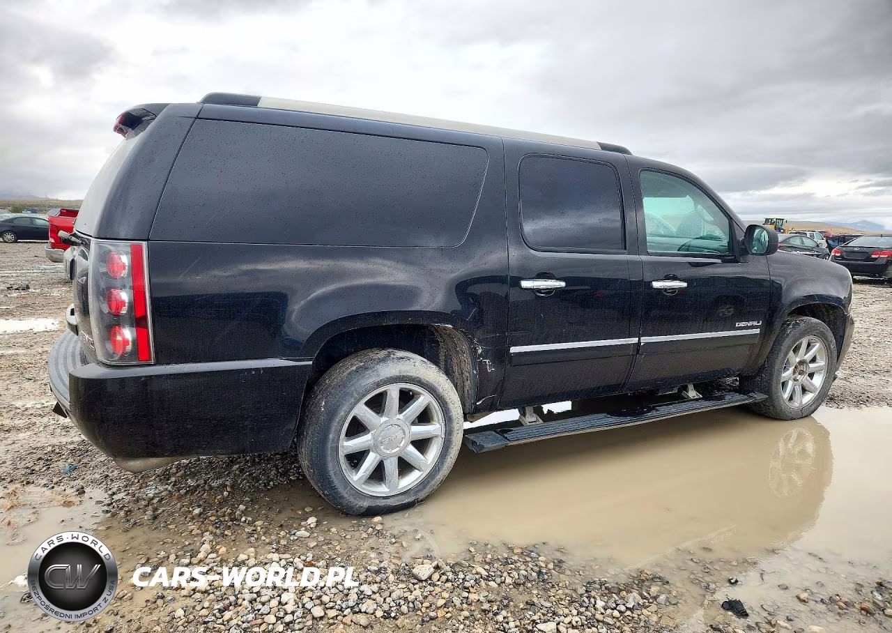 2010 GMC Yukon Xl Denali VIN:1GKUKMEFXAR210154 - 3