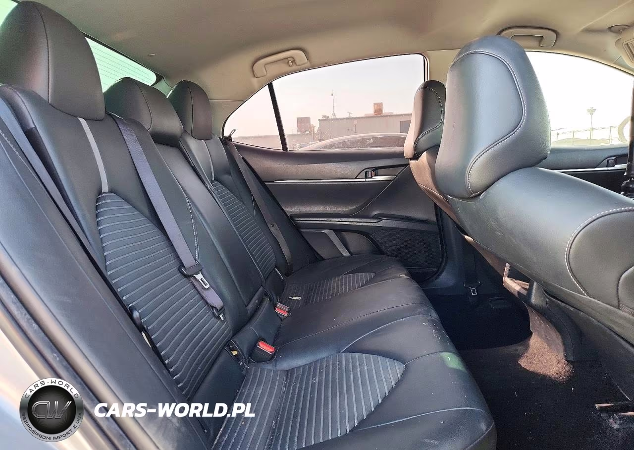 2018 Toyota Camry Se VIN:JTNB11HK0J3014106 - 10