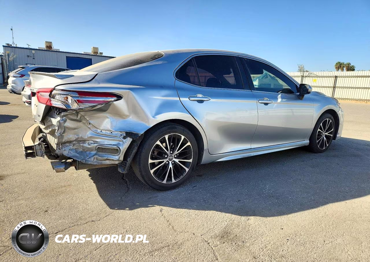 2018 Toyota Camry Se VIN:JTNB11HK0J3014106 - 3