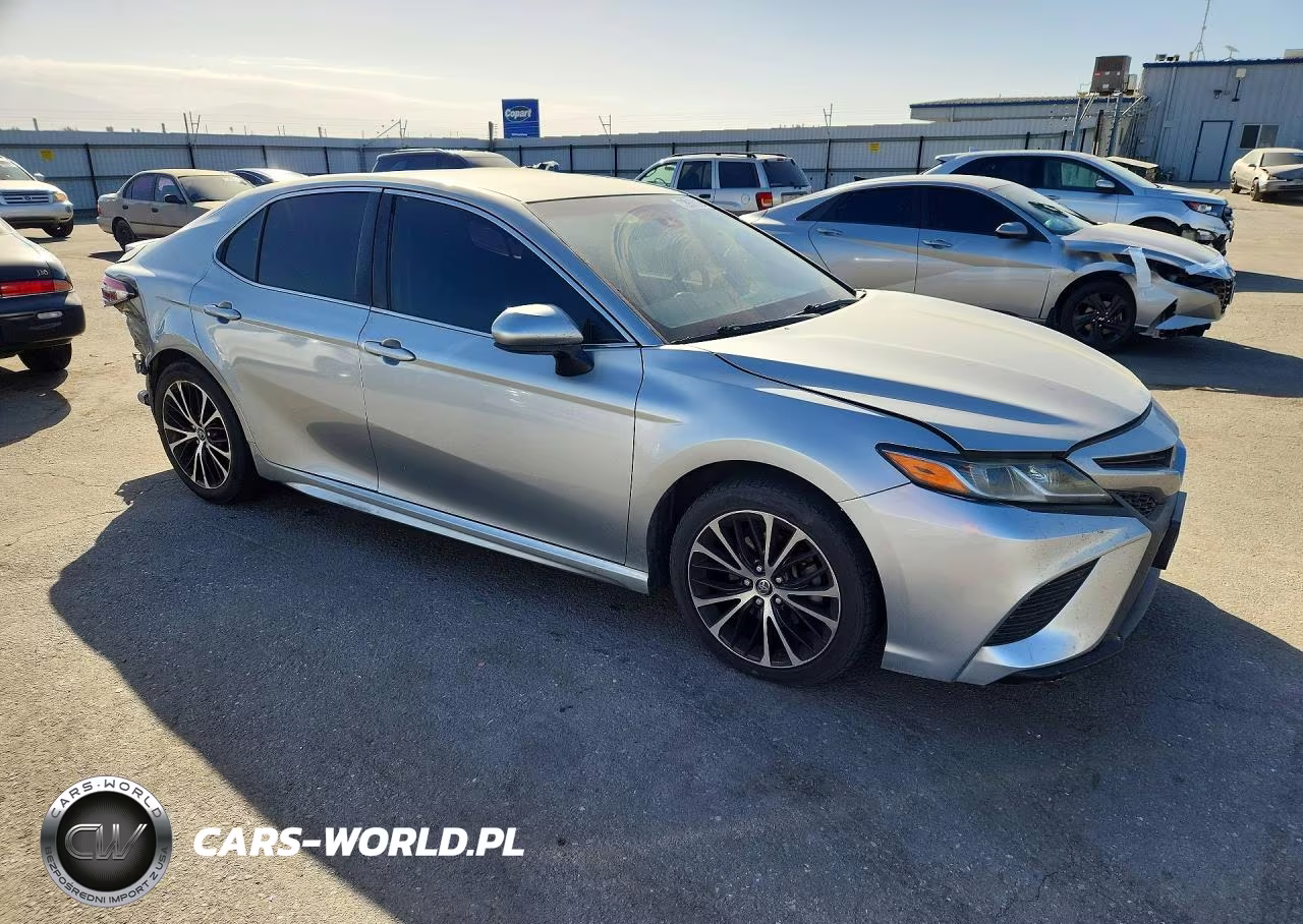 2018 Toyota Camry Se VIN:JTNB11HK0J3014106 - 4