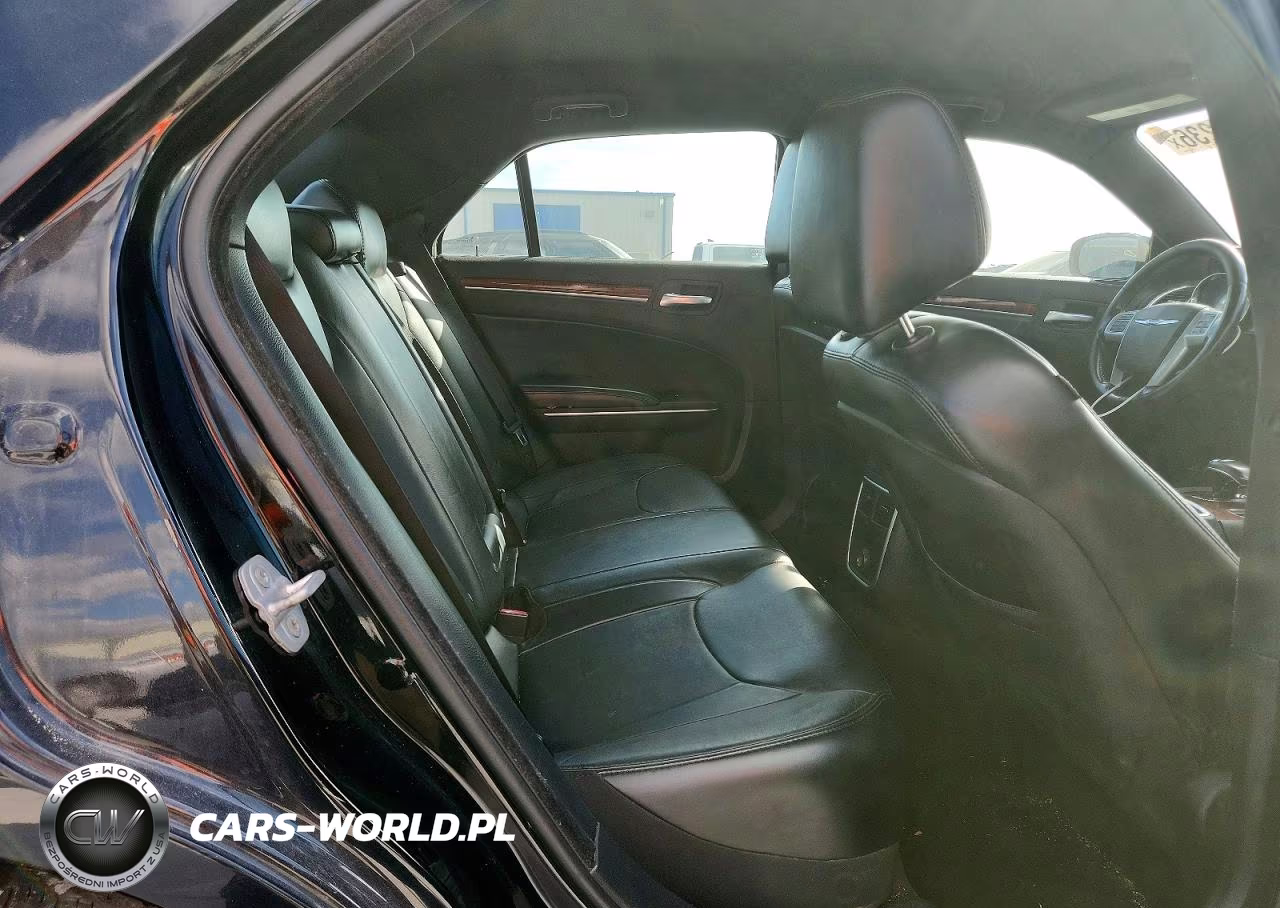 2014 Chrysler 300 VIN:2C3CCARG0EH151082 - 10