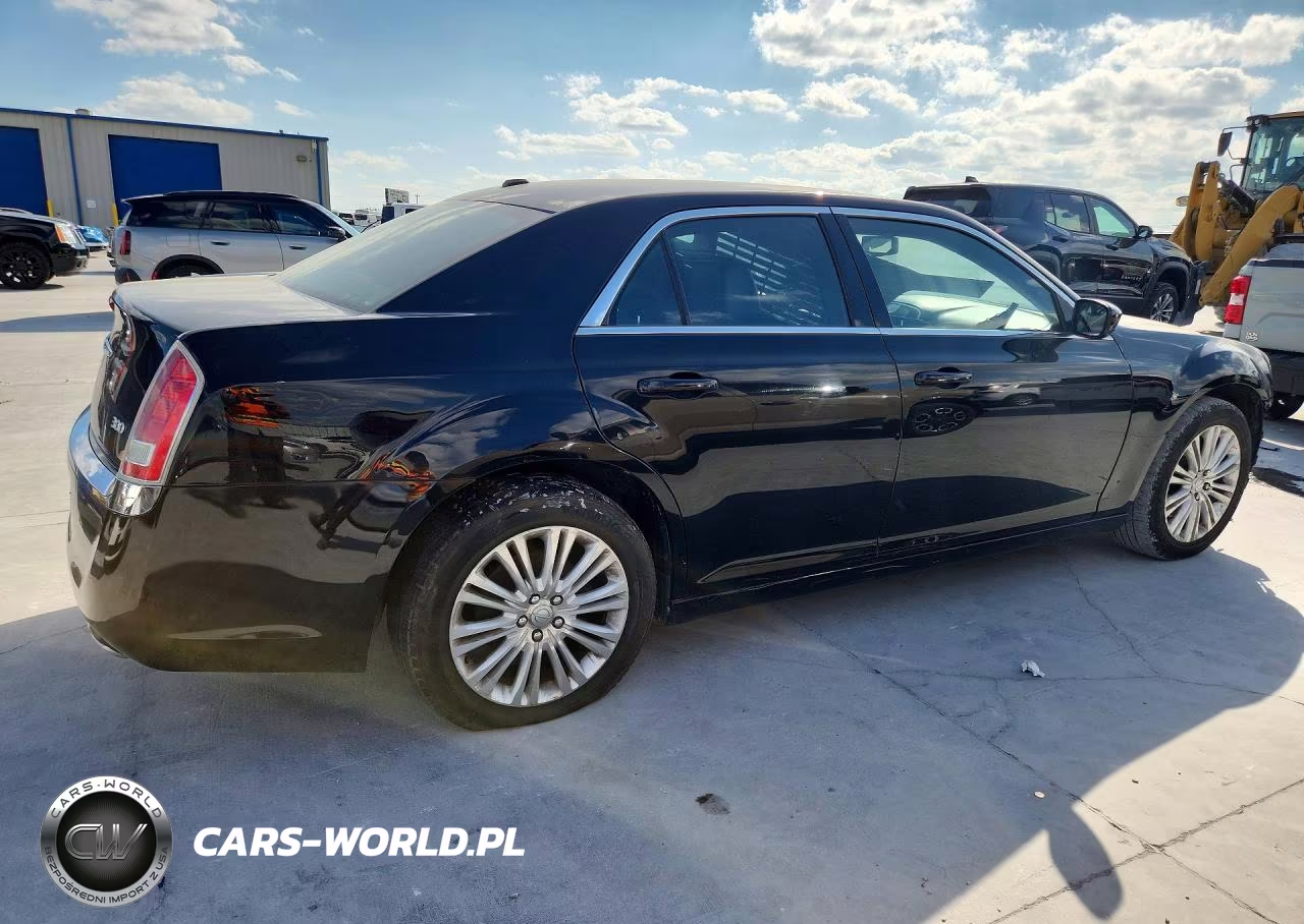 2014 Chrysler 300 VIN:2C3CCARG0EH151082 - 3