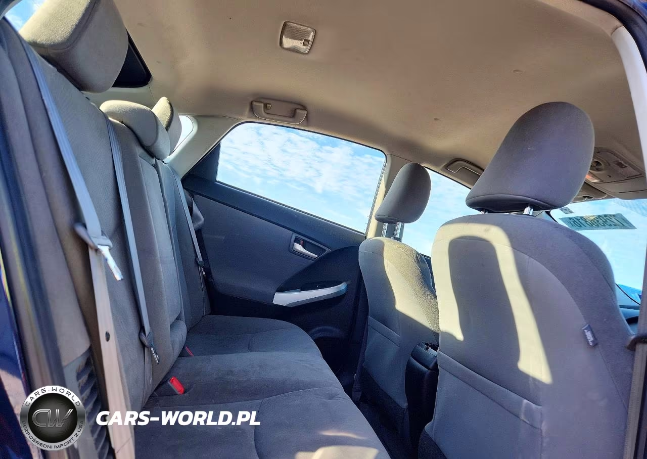 2015 Toyota Prius Two VIN:JTDKN3DU6F0460829 - 10