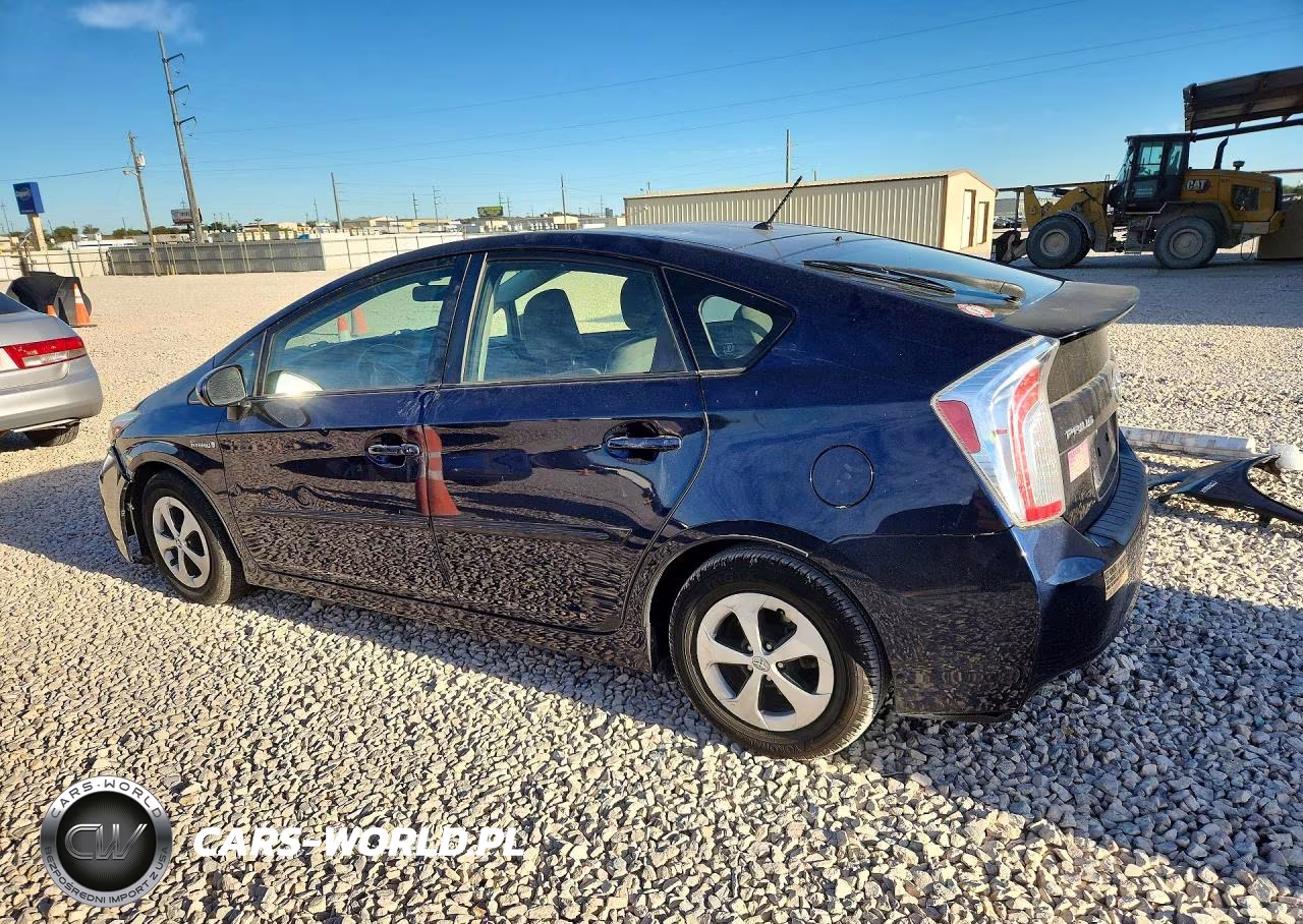 2015 Toyota Prius Two VIN:JTDKN3DU6F0460829 - 2