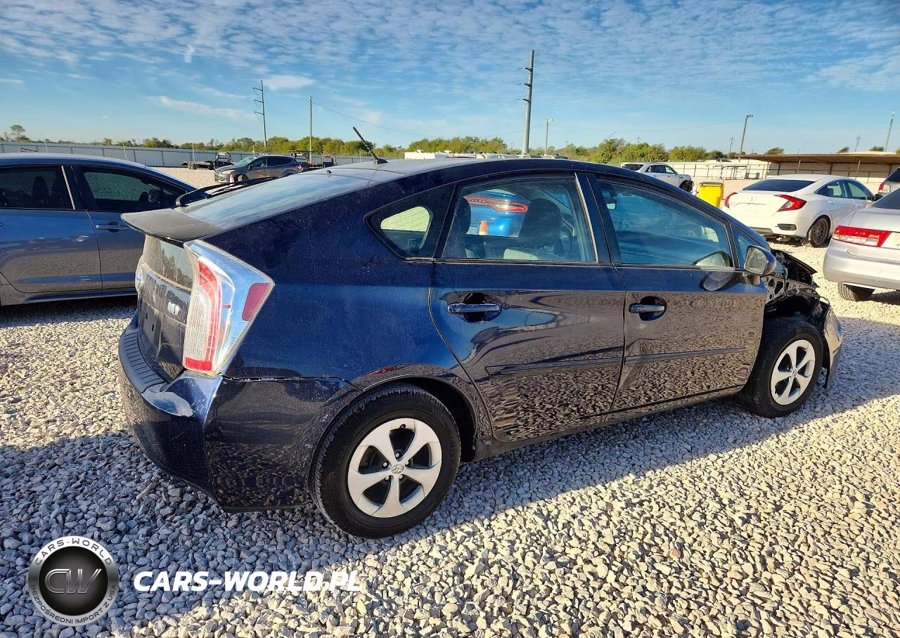 2015 Toyota Prius Two VIN:JTDKN3DU6F0460829 - 3