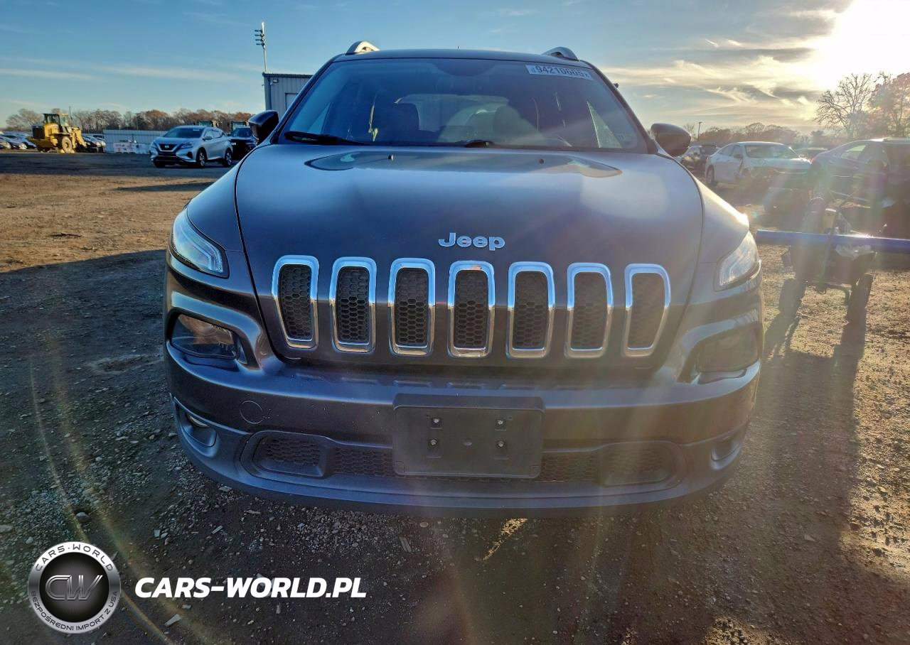 2015 Jeep Cherokee Latitude VIN:1C4PJLCB5FW601842 - 5