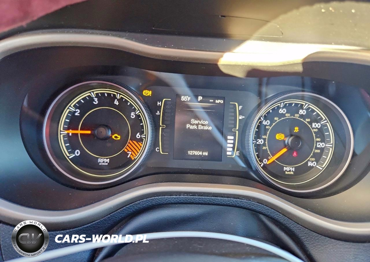 2015 Jeep Cherokee Latitude VIN:1C4PJLCB5FW601842 - 9