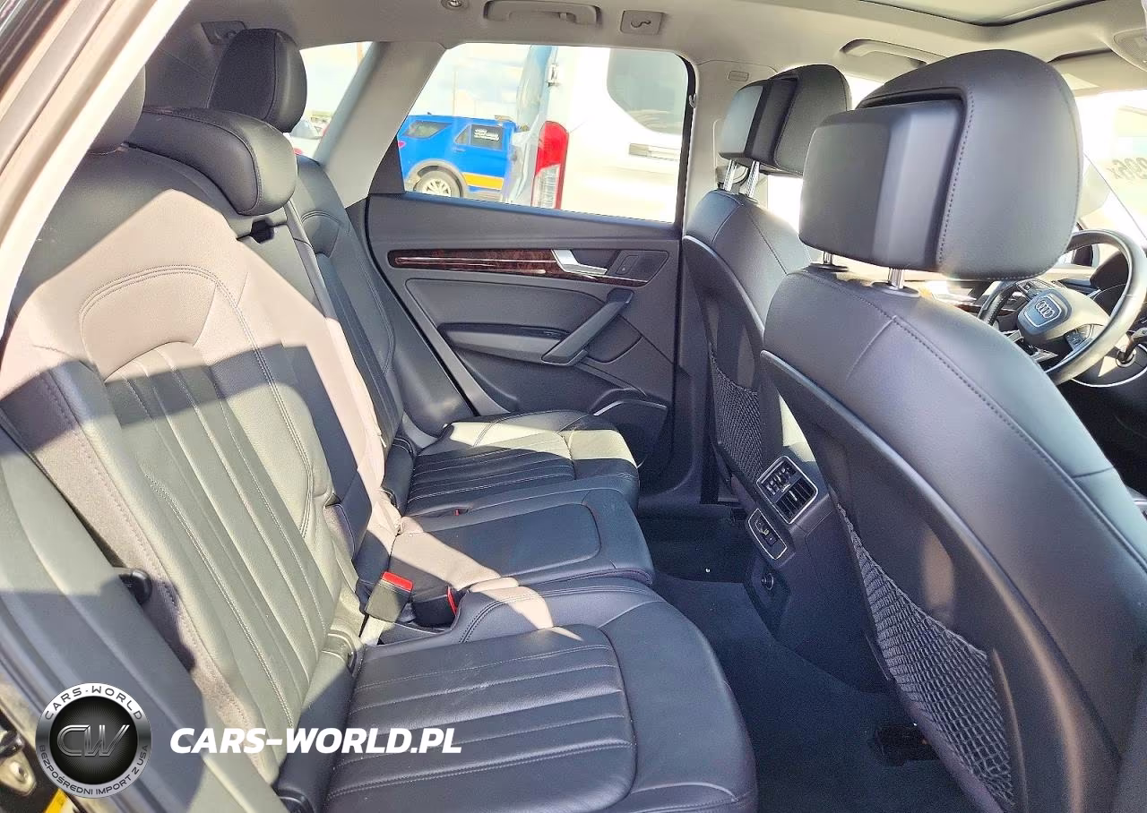 2018 Audi Q5 Premium VIN:WA1ANAFY4J2030482 - 11