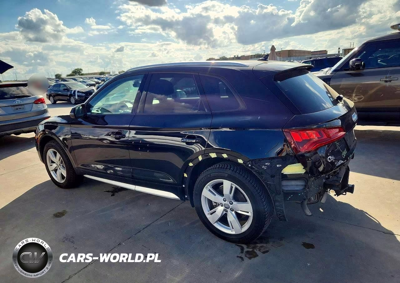 2018 Audi Q5 Premium VIN:WA1ANAFY4J2030482 - 2