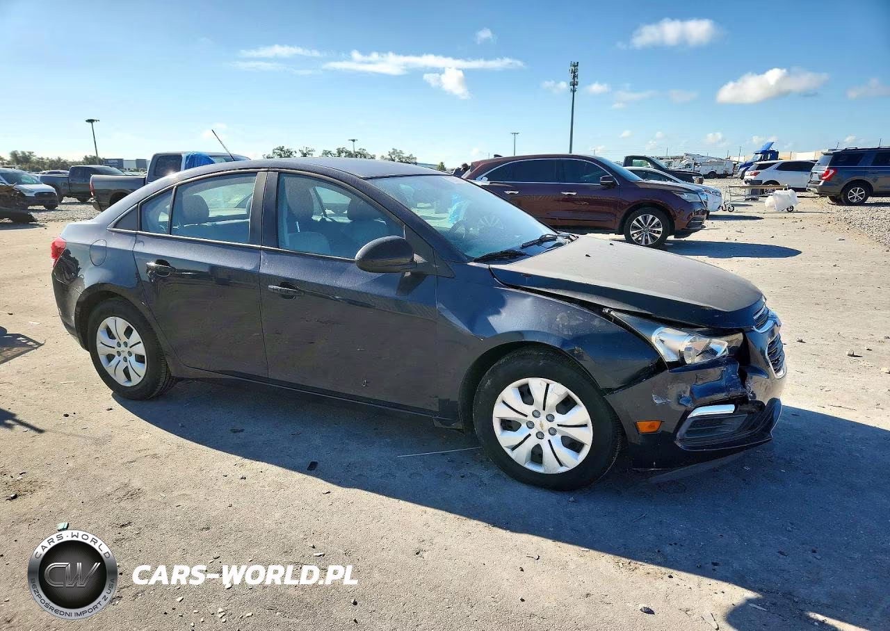 2015 Chevrolet Cruze Ls VIN:1G1PA5SH8F7116941 - 4