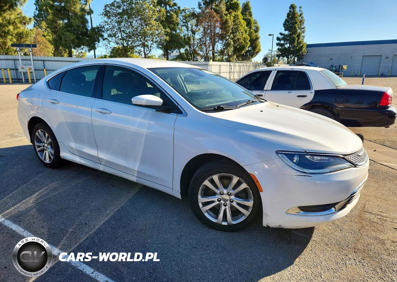 2015 Chrysler 200 Limited VIN:1C3CCCAB7FN670912 - 4