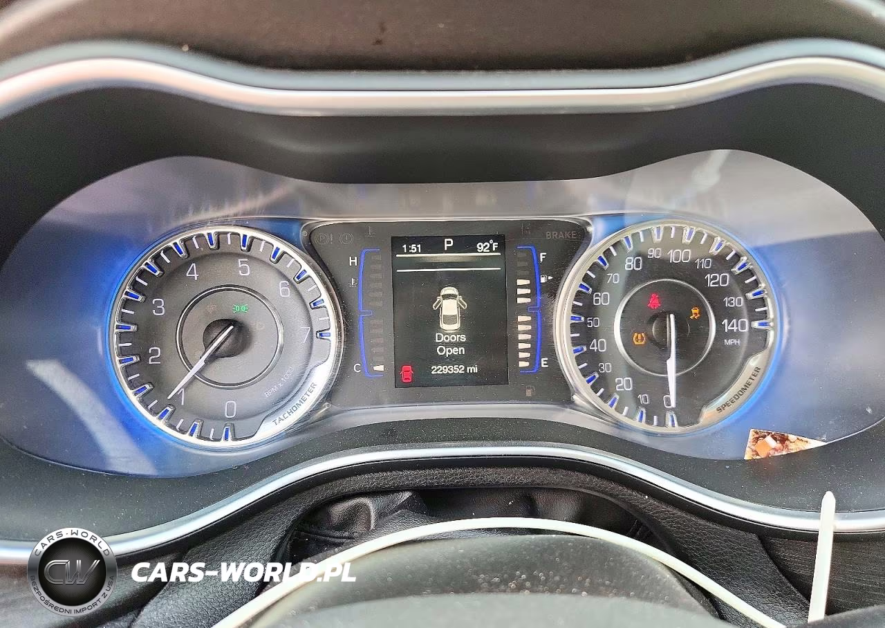 2016 Chrysler 200 Limited VIN:1C3CCCAB2GN143314 - 9