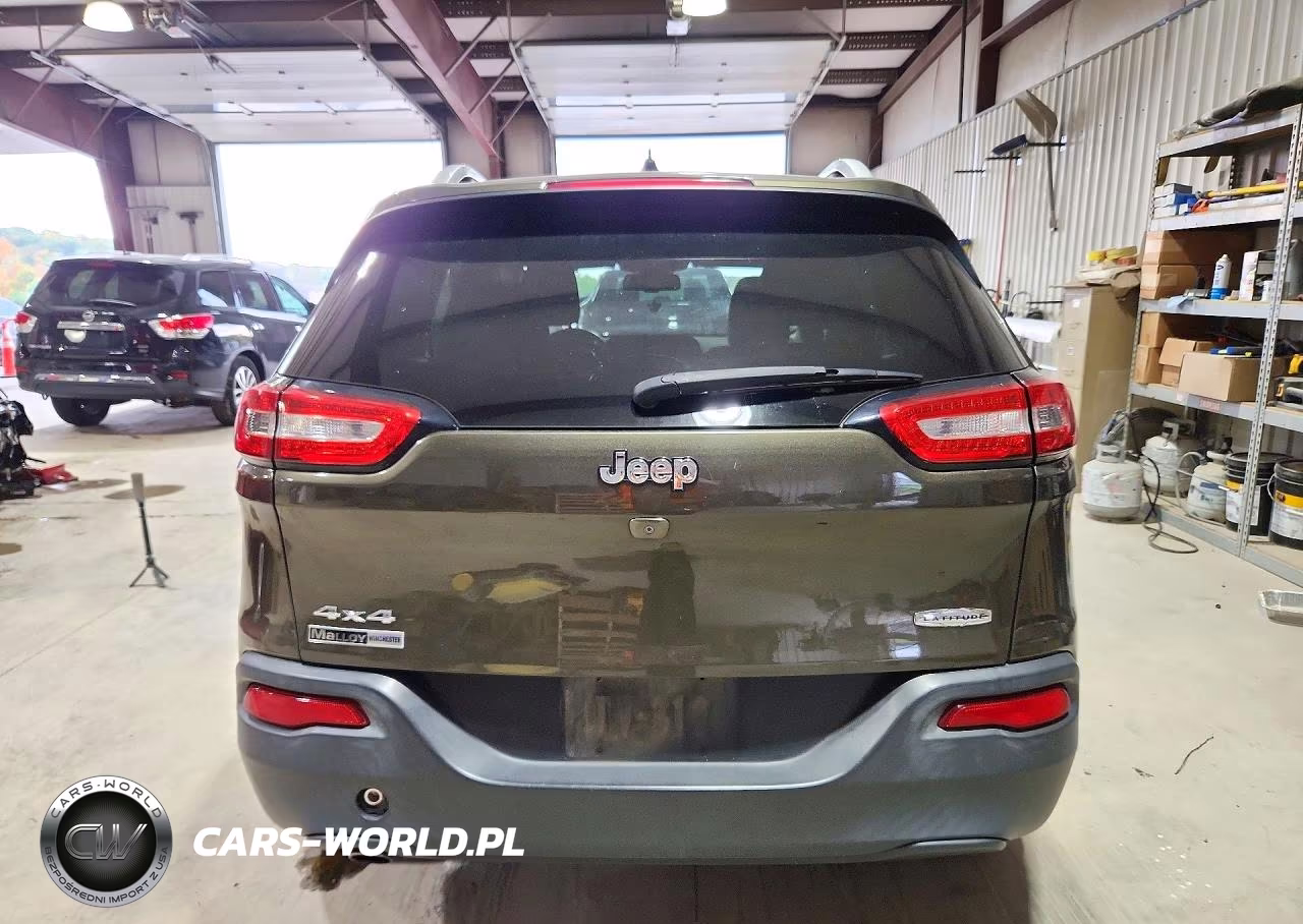 2015 Jeep Cherokee Latitude VIN:1C4PJMCB0FW571803 - 6