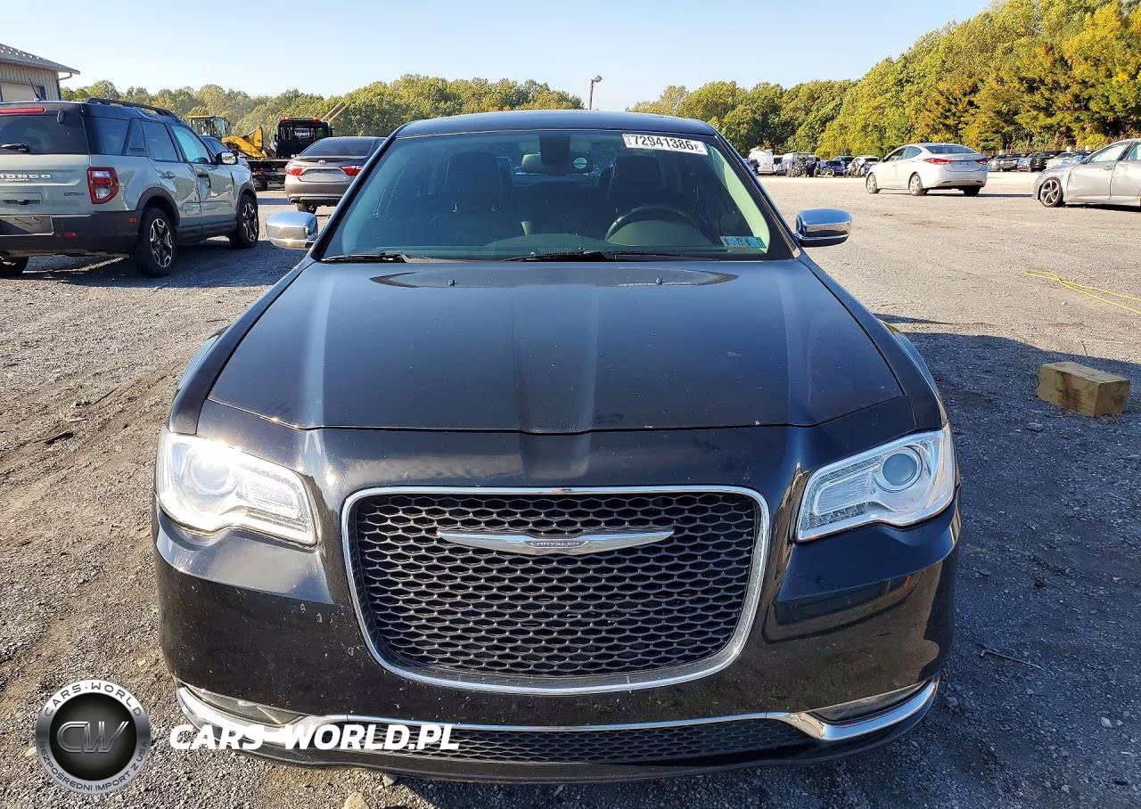 2016 Chrysler 300C VIN:2C3CCAKG1GH325450 - 5